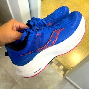 Saucony - Tempus - Running Sneakers